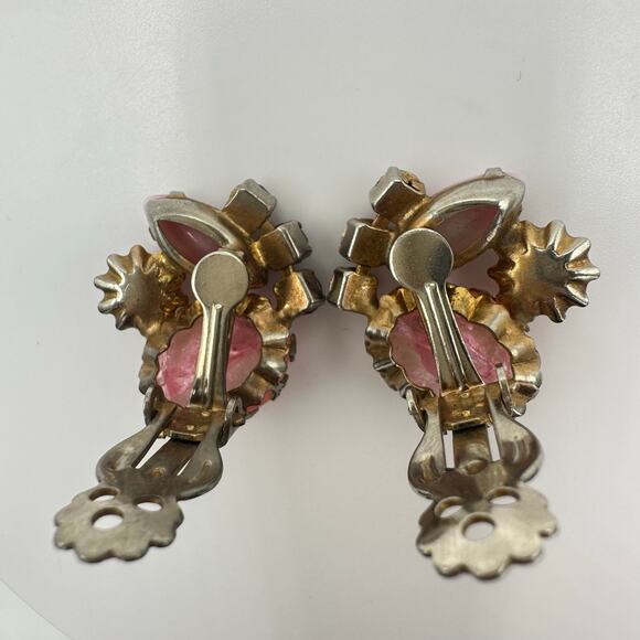 1950s 1960s vintage high end gold tone pink glass lucite beaded clip on earrings - Picture 7 of 8